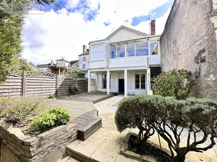 Fonds et murs commerciaux a vendre Sainte-Maure-de-Touraine 37800 Indre-et-Loire 180 m2  235500 euros