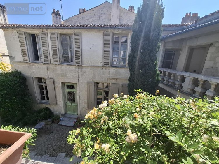 Maison a vendre Saintes 17100 Charente-Maritime 350 m2 13 pièces 988000 euros