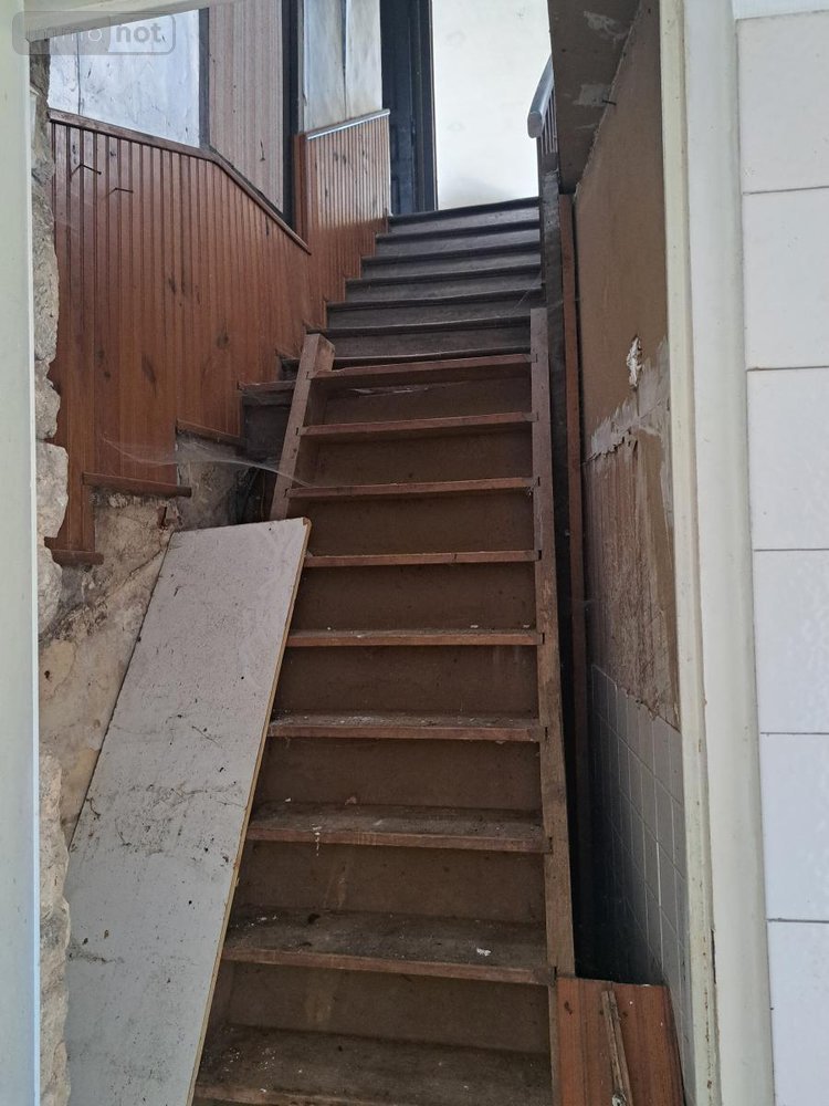 Immeuble a vendre Tennie 72240 Sarthe 160 m2  73500 euros