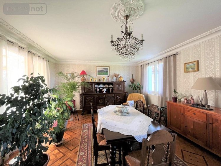 Maison a vendre Montredon 46270 Lot 220 m2 8 pièces 157500 euros