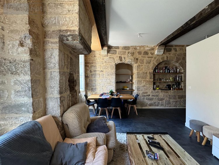 Immeuble a vendre Figeac 46100 Lot 544 m2  497400 euros