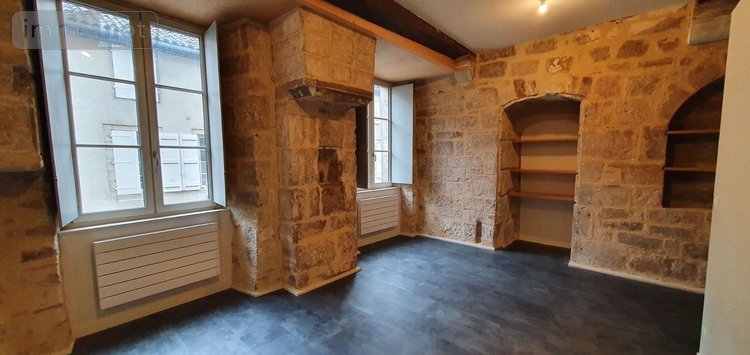 Immeuble a vendre Figeac 46100 Lot 544 m2  497400 euros