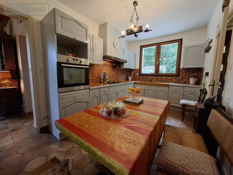 Maison a vendre Saintes 17100 Charente-Maritime 157 m2 8 pièces 267546 euros