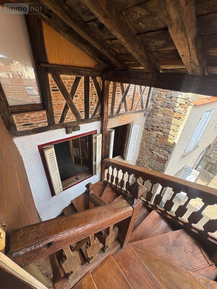 Immeuble a vendre Figeac 46100 Lot 260 m2  260500 euros