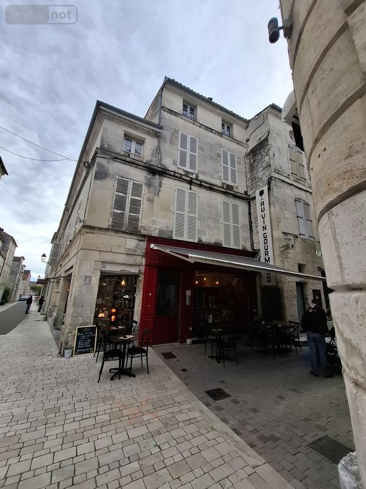 Immeuble a vendre Saintes 17100 Charente-Maritime 161 m2  355950 euros