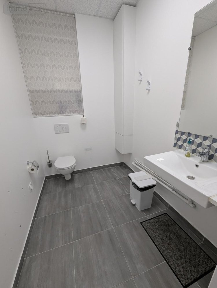 Fonds et murs commerciaux a vendre Chambéry 73000 Savoie 49 m2  182500 euros