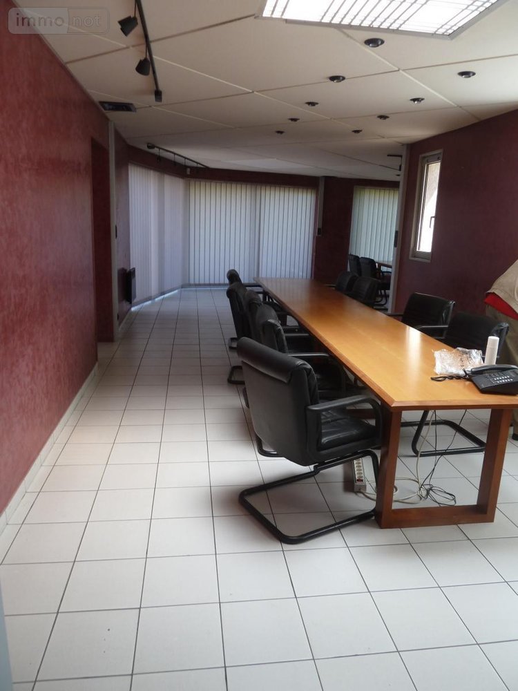 Location fonds et murs commerciaux Féchain 59247 Nord 1500 m2  6448 euros