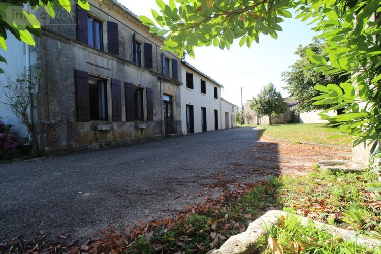 Maison a vendre Brizambourg 17770 Charente-Maritime 196 m2 7 pièces 262300 euros
