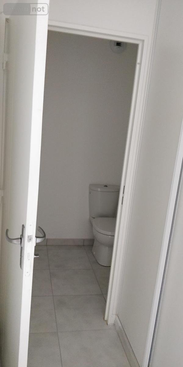 Location appartement Dol-de-Bretagne 35120 Ille-et-Vilaine 61 m2 3 pièces 780 euros