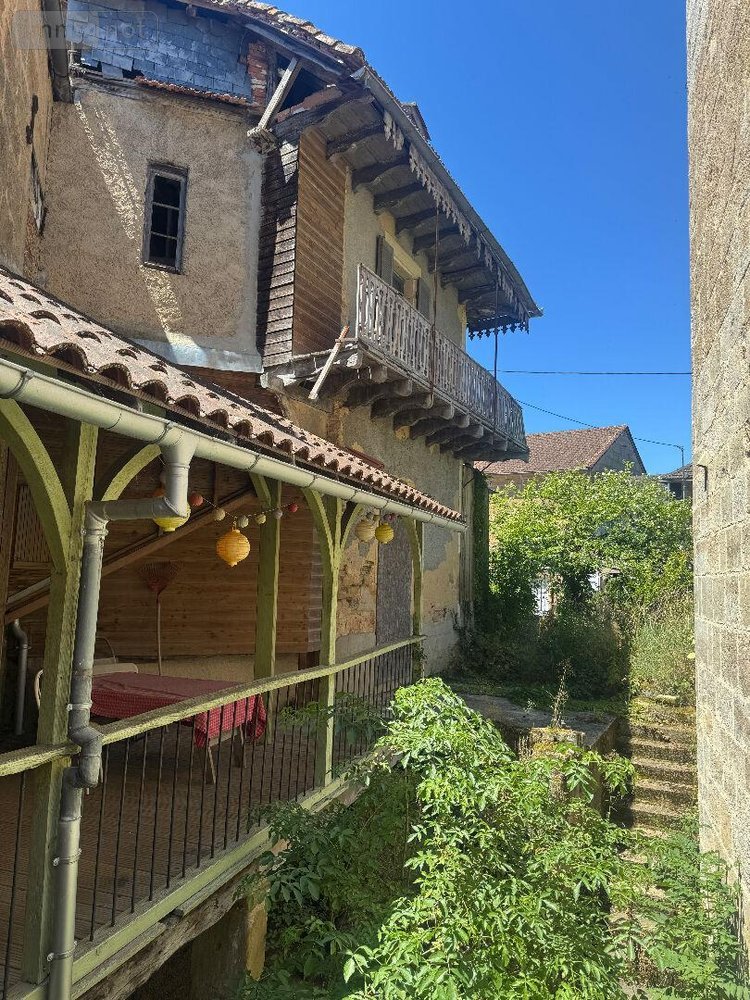 Maison a vendre Lacapelle-Marival 46120 Lot 141 m2 6 pièces 157500 euros
