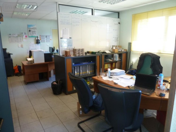 Location fonds et murs commerciaux Féchain 59247 Nord 1500 m2  6448 euros