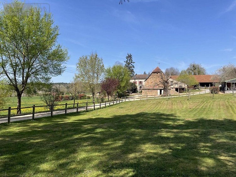 Maison a vendre Saint-Maurice-en-Quercy 46120 Lot 489 m2 14 pièces 843000 euros