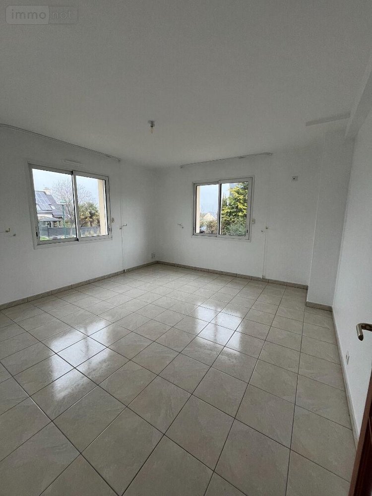 Location maison Montfort-sur-Meu 35160 Ille-et-Vilaine 119 m2 5 pièces 1200 euros