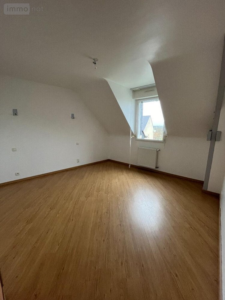 Location maison Montfort-sur-Meu 35160 Ille-et-Vilaine 119 m2 5 pièces 1100 euros