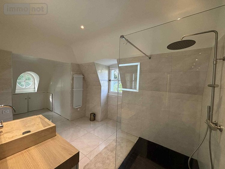 Location maison Vern-sur-Seiche 35770 Ille-et-Vilaine 243 m2 8 pièces 3100 euros