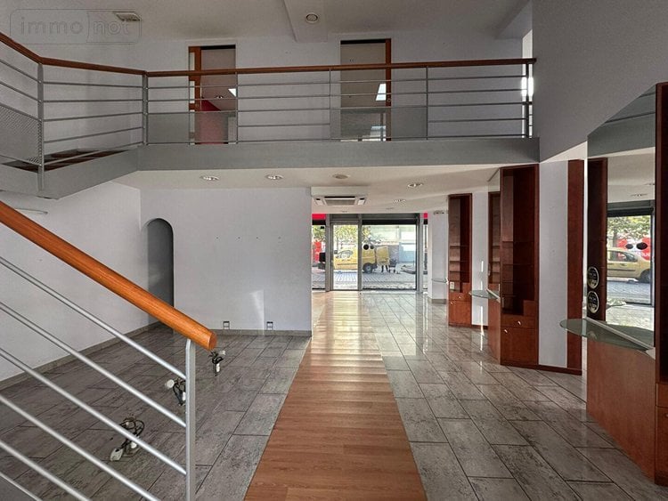 Location divers Saint-Jacques-de-la-Lande 35136 Ille-et-Vilaine 186 m2  1458 euros