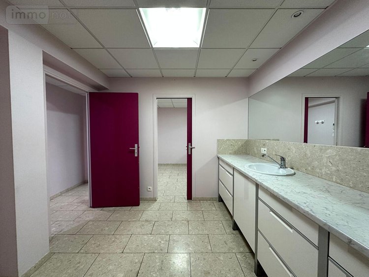 Location divers Saint-Jacques-de-la-Lande 35136 Ille-et-Vilaine 186 m2  1643 euros