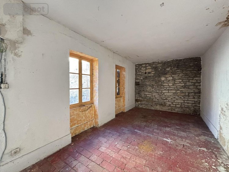 Immeuble a vendre Chagny 71150 Saône-et-Loire 145 m2  169600 euros