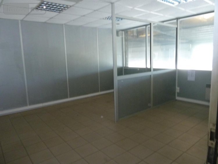 Location fonds et murs commerciaux Féchain 59247 Nord 1500 m2  6448 euros
