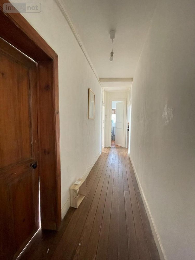 Immeuble a vendre Montfort-le-Gesnois 72450 Sarthe 195 m2  172400 euros