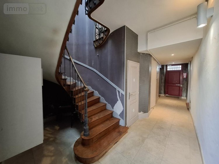 Immeuble a vendre Saintes 17100 Charente-Maritime 332 m2  462000 euros