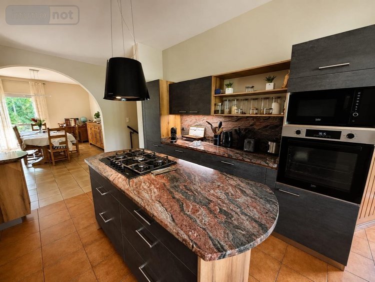 Maison a vendre Saint-Paul 97460 Réunion 250 m2  1248000 euros