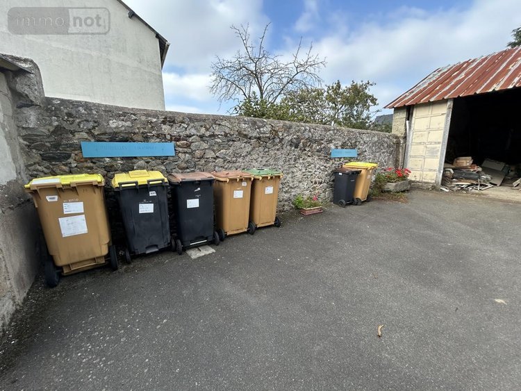Immeuble a vendre Yffiniac 22120 Côtes-d'Armor 331 m2  689000 euros