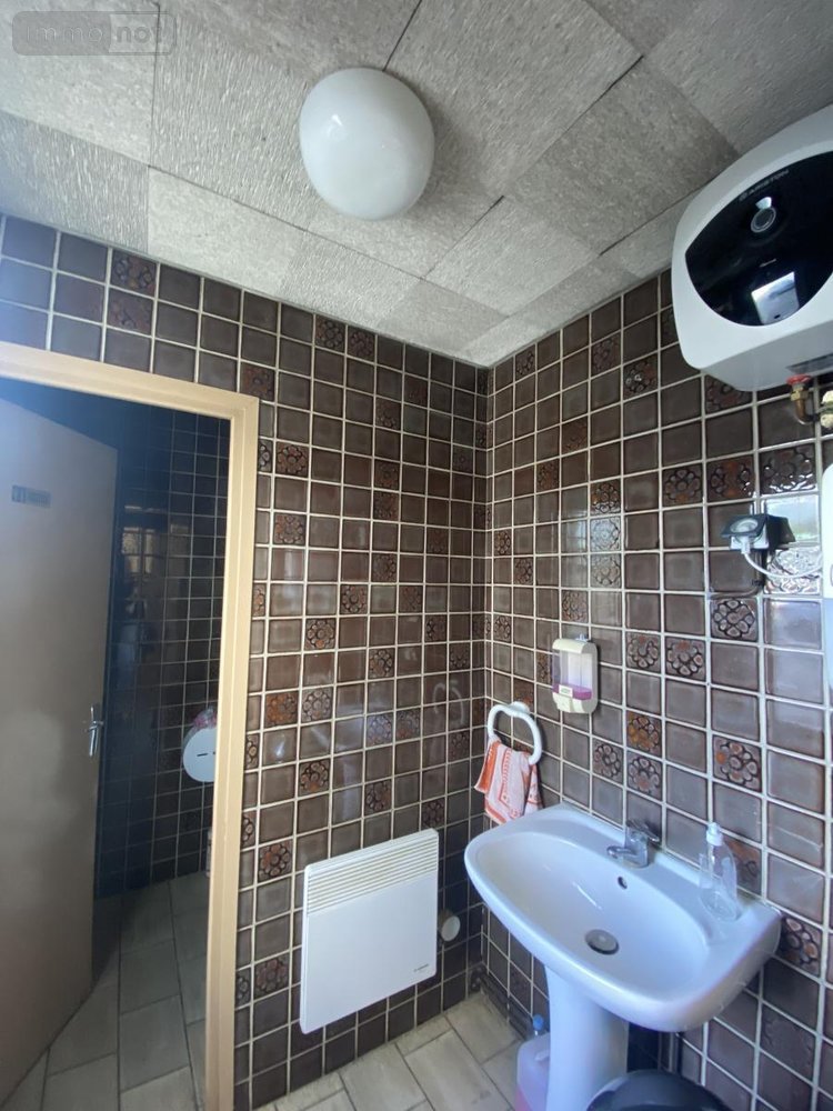 Location fonds et murs commerciaux Proville 59267 Nord 587 m2  2500 euros