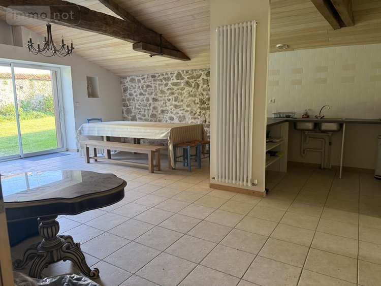 Maison a vendre Beaulieu-sous-la-Roche 85190 Vendée 252 m2  599400 euros