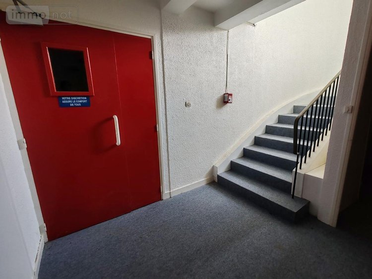 Immeuble a vendre Plounéour-Ménez 29410 Finistère 250 m2  121210 euros