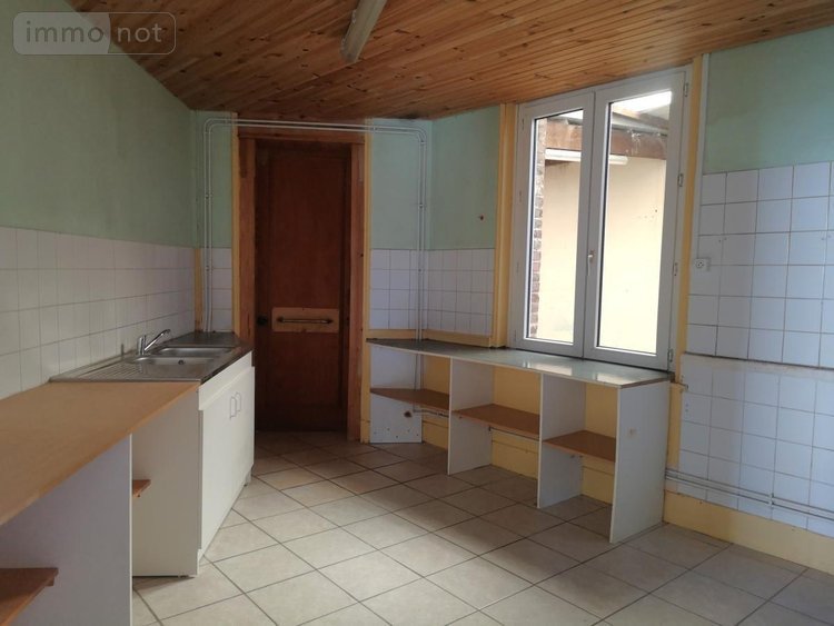 Location fonds et murs commerciaux Cambrai 59400 Nord 222 m2  1500 euros