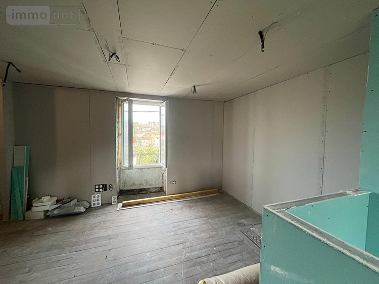 Immeuble a vendre Figeac 46100 Lot 110 m2  162650 euros
