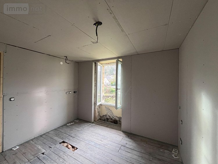 Immeuble a vendre Figeac 46100 Lot 110 m2  162650 euros