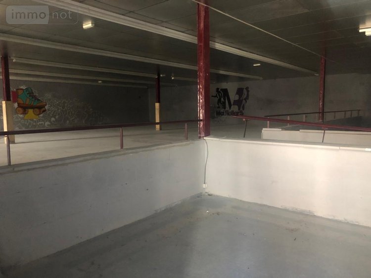 Location fonds et murs commerciaux Cambrai 59400 Nord 879 m2  2500 euros