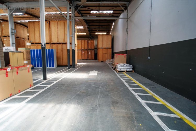 Fonds et murs commerciaux a vendre Auxerre 89000 Yonne 865 m2  549997 euros