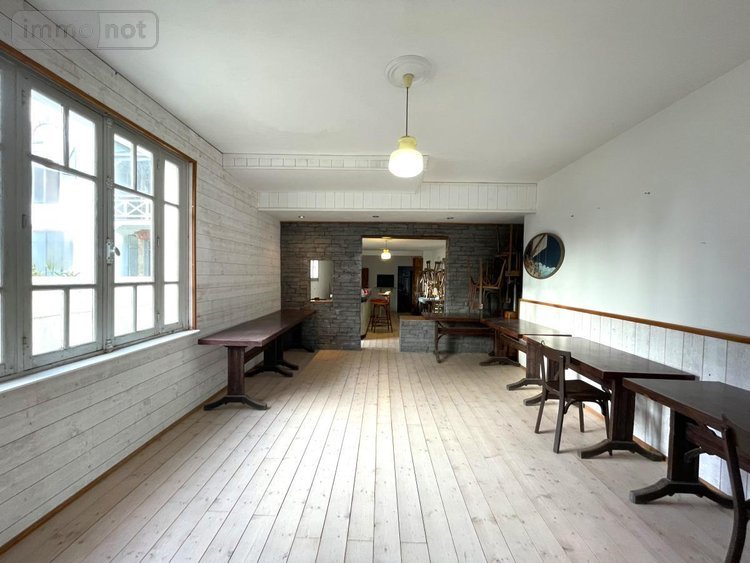 Fonds et murs commerciaux a vendre Carnac 56340 Morbihan 180 m2  778440 euros