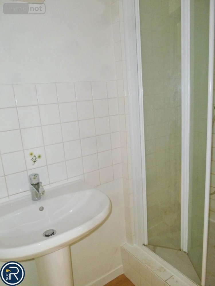 Location appartement Montsûrs 53150 Mayenne 30 m2  330 euros
