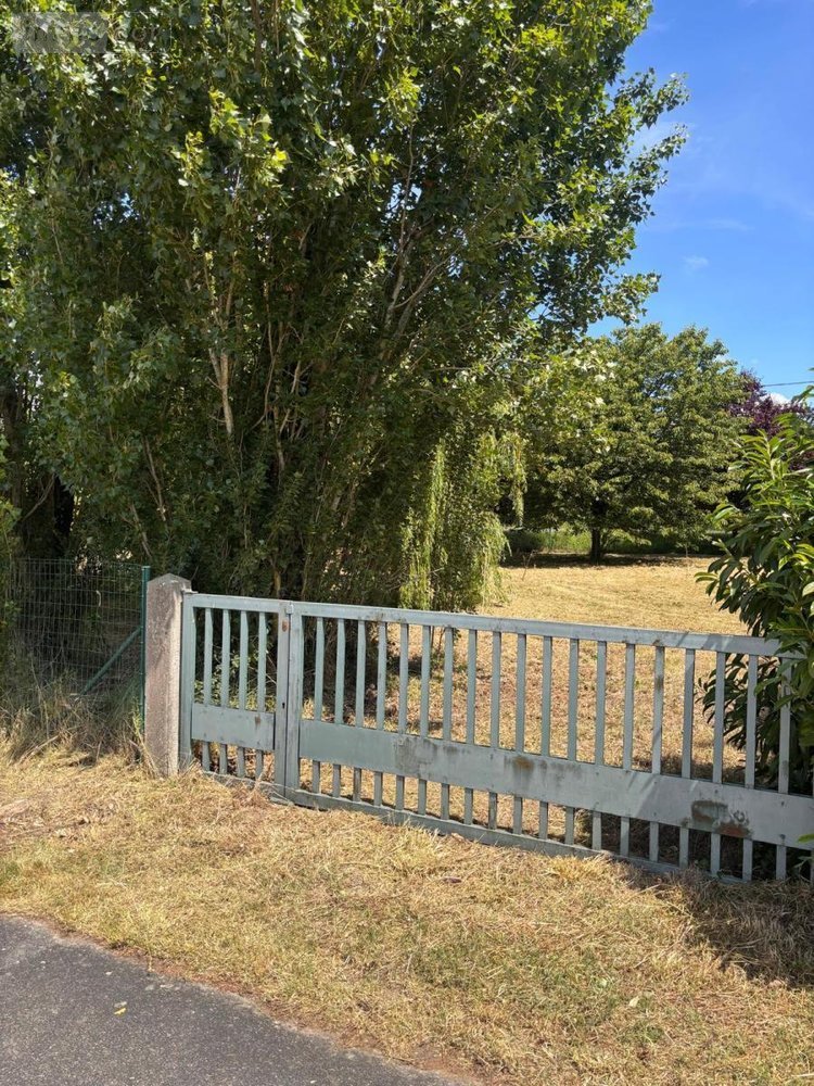 Terrain a batir a vendre Crouzilles 37220 Indre-et-Loire 2334 m2  33600 euros