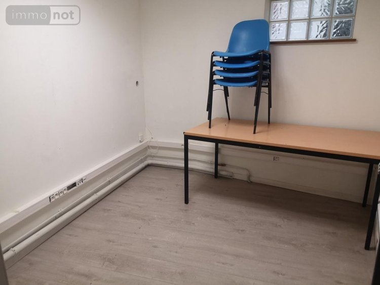 Location fonds et murs commerciaux Cambrai 59400 Nord 72 m2  990 euros