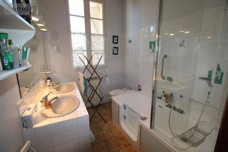 Maison a vendre Saintes 17100 Charente-Maritime 199 m2 5 pièces 262300 euros