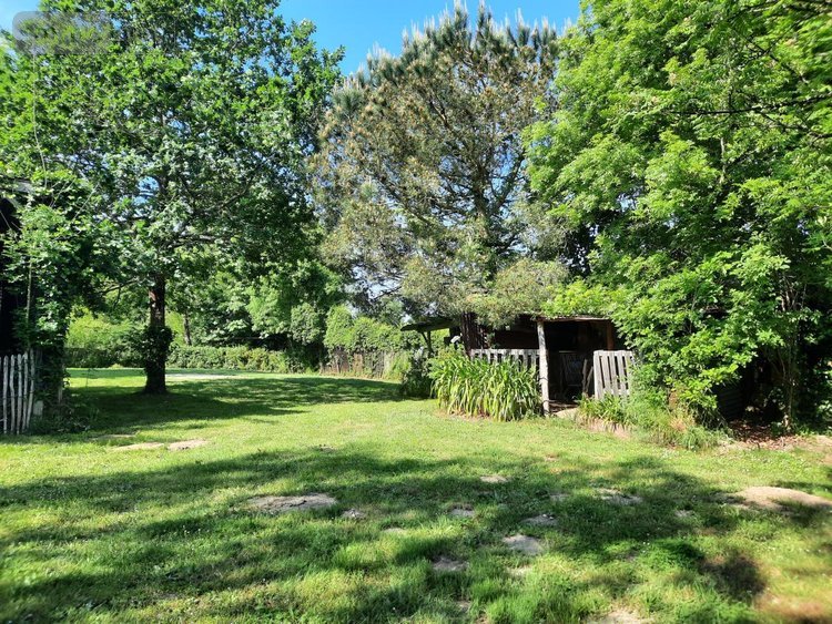 Terrain a batir a vendre Châteauneuf 85710 Vendée 1769 m2  137800 euros