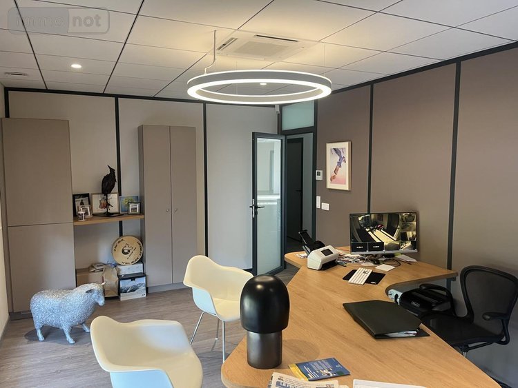 Fonds et murs commerciaux a vendre Dole 39100 Jura 280 m2  800000 euros