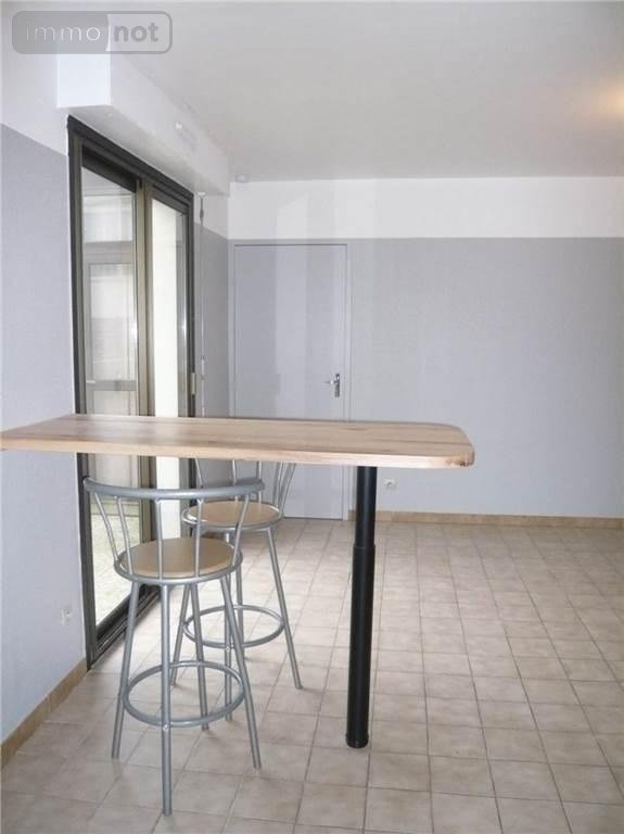 Location appartement Laval 53000 Mayenne 29 m2 2 pièces 390 euros