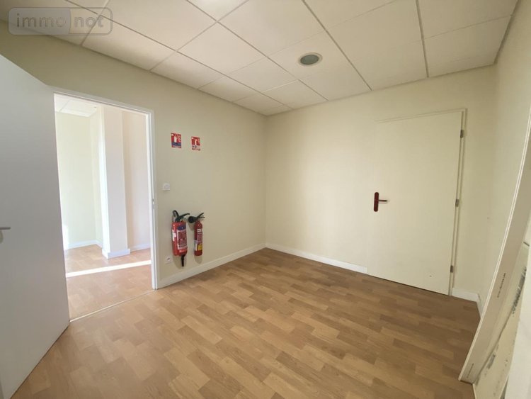 Fonds et murs commerciaux a vendre Montargis 45200 Loiret 78 m2  105900 euros