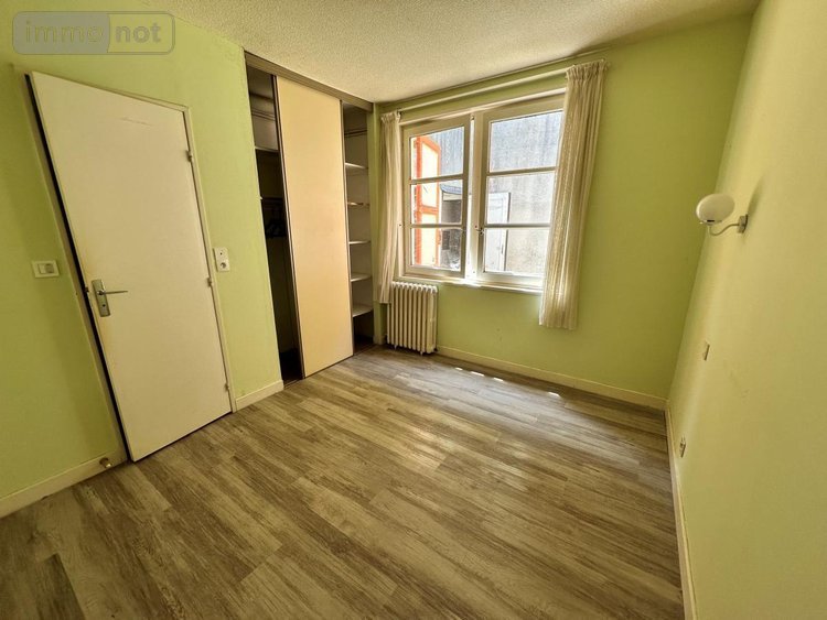 Fonds et murs commerciaux a vendre Saint-Jacques-des-Blats 15800 Cantal 700 m2  132500 euros