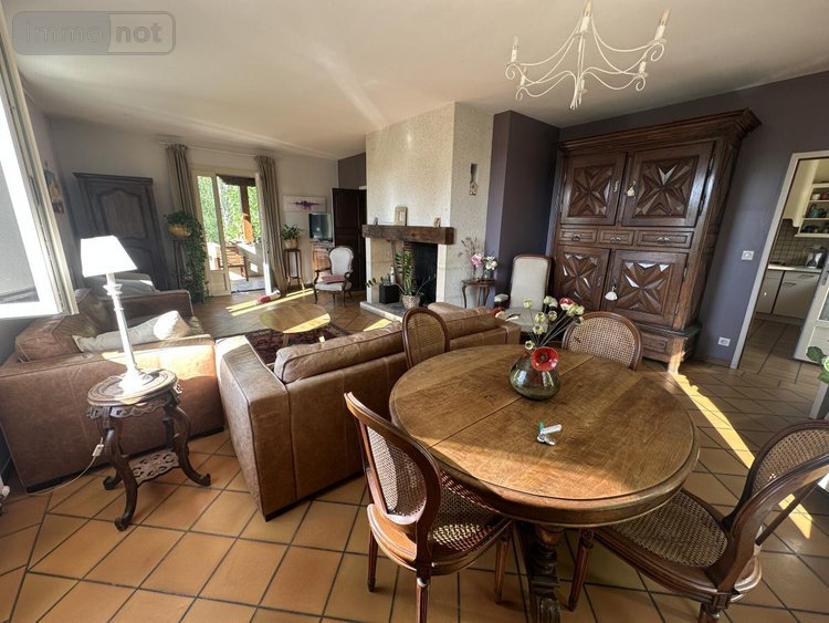 Maison a vendre Pradines 46090 Lot 185 m2 9 pièces 350000 euros