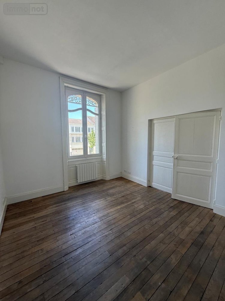 Fonds et murs commerciaux a vendre Angers 49000 Maine-et-Loire 373 m2  1467200 euros