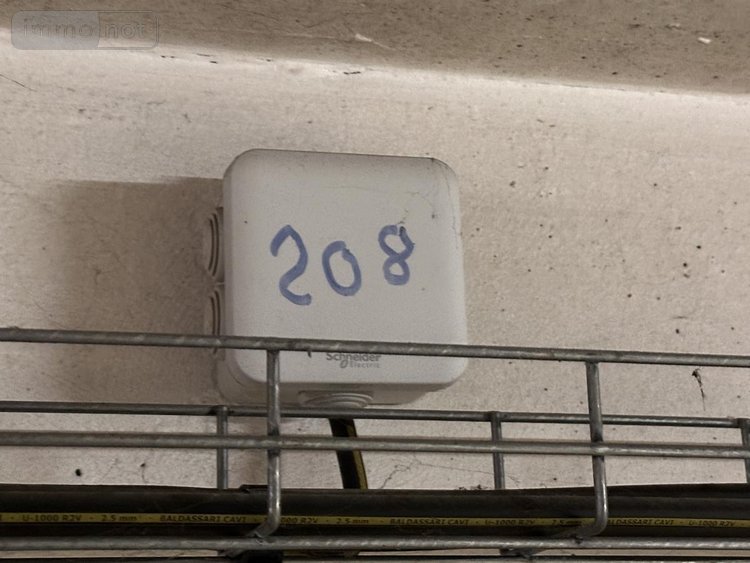 Garage et parking a vendre Vannes 56000 Morbihan 20 m2  52183 euros