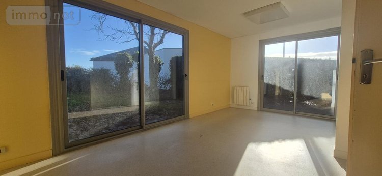 Fonds et murs commerciaux a vendre Questembert 56230 Morbihan 100 m2  180200 euros