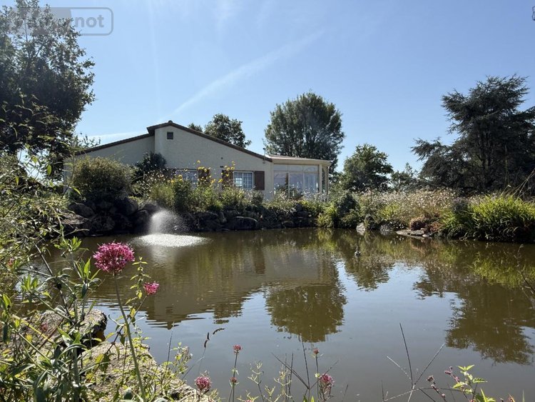 Maison a vendre La Tessoualle 49280 Maine-et-Loire 270 m2 8 pièces 456560 euros